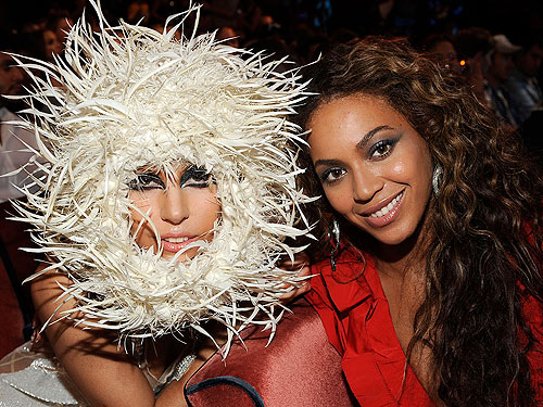 Beyoncé collaborates with Lady Gaga on her next music video for the single 