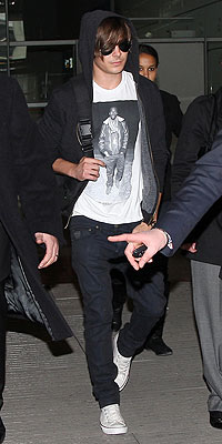 ZAC EFRON photo | Zac Efron