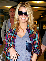 Stars' Airport Style | Jessica Simpson