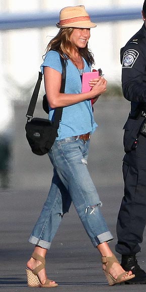 Jennifer Aniston Style Pics. JENNIFER ANISTON photo