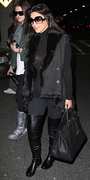 kim kardashian style 2010. KIM amp; KHLOE KARDASHIAN photo