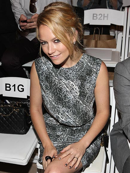 BECKI NEWTON photo | Becki Newton