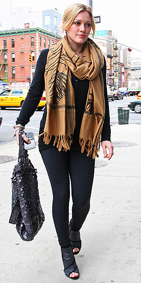 MY FOOLPROOF OUTFIT IS ...  photo | Hilary Duff