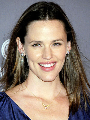 NIGHTIME NOURISHMENT photo | Jennifer Garner