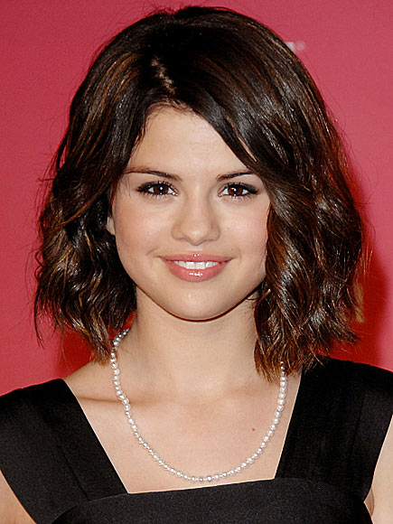 Selena Gomez Short Hair Pictures. short hair. selena gomez