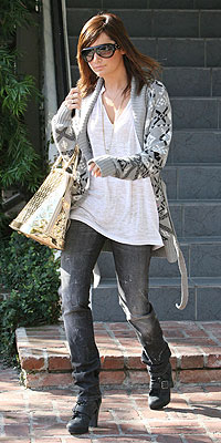 ASHLEY'S $30 SWEATER photo | Ashley Tisdale