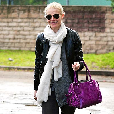 GWYNETH PALTROW'S PURPLE BAG photo | Gwyneth Paltrow
