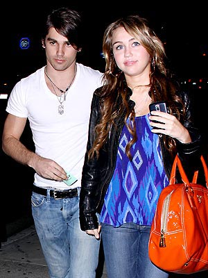 MILEY CYRUS'S DATE LOOK  photo | Miley Cyrus