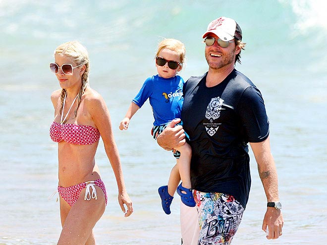 TORI SPELLING'S BIKINI photo | Tori Spelling