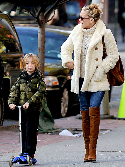KATE HUDSON'S BOOTS photo | Kate Hudson
