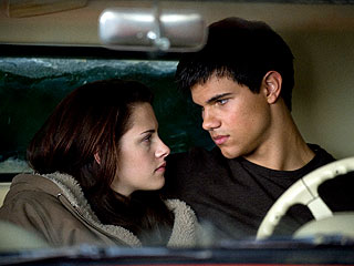 Kristen Stewart: Taylor Lautner Grew Up During New Moon