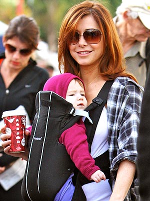 alyson hannigan child. Alyson Hannigan and Satyana