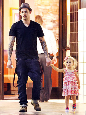 Joel Madden And Nicole Richie And Kids. Joel Madden, Nicole Richie