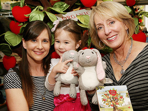 Spotted: Kellie Martin and Magg...