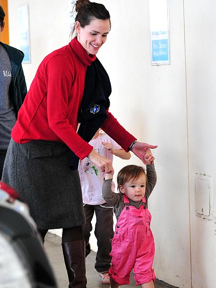 BABY STEPS photo | Jennifer Garner