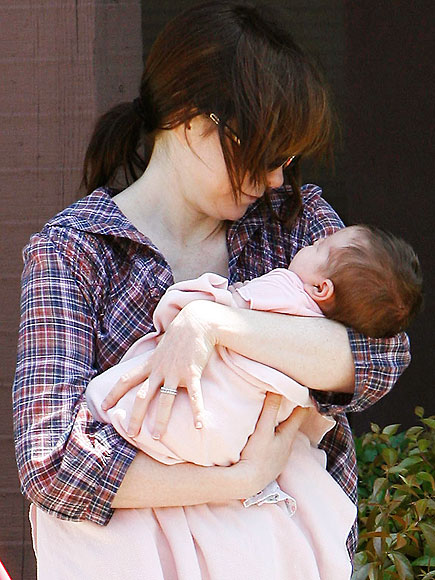 BABY DAZE photo | Alyson Hannigan