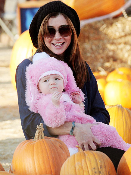WITTLE WABBIT photo | Alyson Hannigan