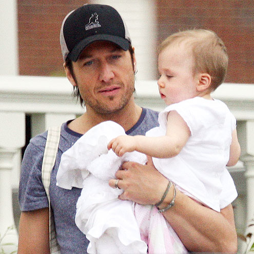 CARRYALL photo | Keith Urban
