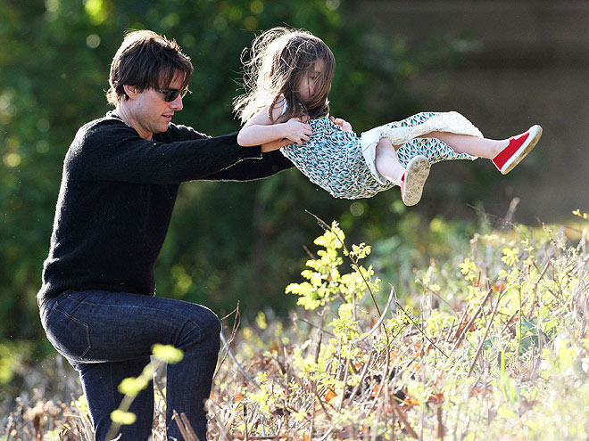 TOM & SURI photo | Suri Cruise, Tom Cruise