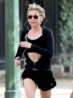 Renée Zellweger Jogs Through Paris | Renee Zellweger