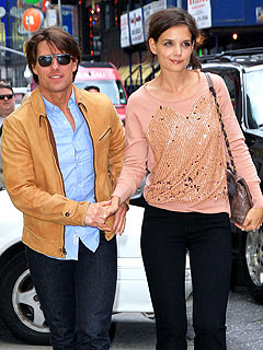 Couples Watch: Tom Cruise & Katie Holmes's Family Shopping Trip