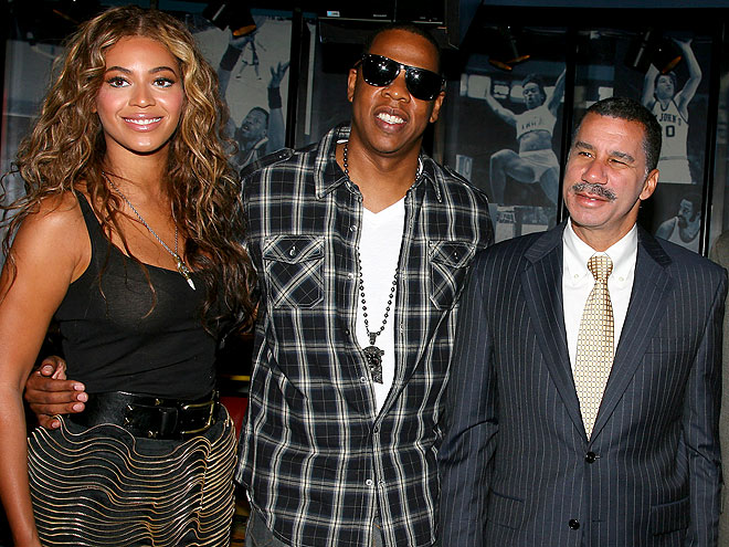 TAKING THE CALL
photo | Beyonce Knowles, Jay-Z