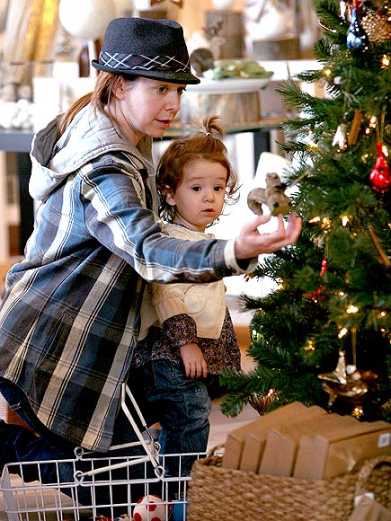 IT'S ORNAMENTAL
photo | Alyson Hannigan