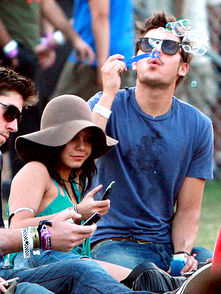 TINY BUBBLES photo | Vanessa Hudgens, Zac Efron