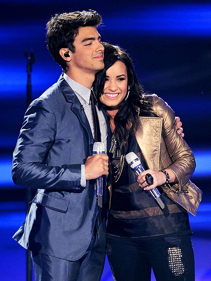 DEMI LOVATO JOE JONAS photo Demi Lovato Joe Jonas