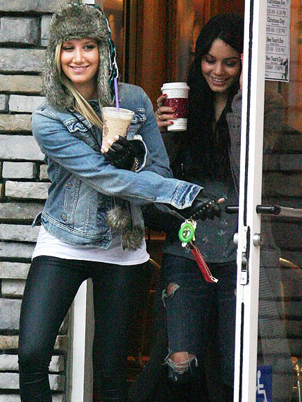 ASHLEY TISDALE photo | Ashley Tisdale, Vanessa Hudgens