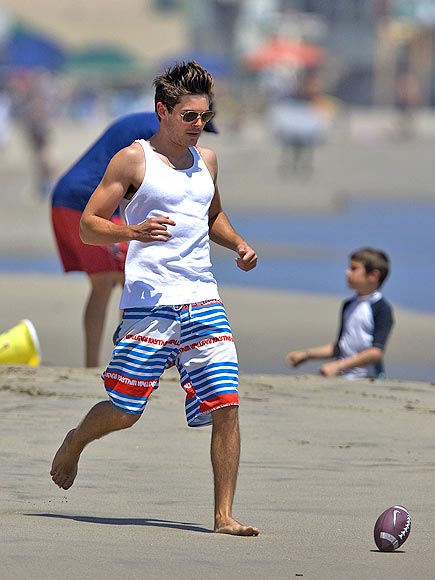 ALL-AMERICAN BOY photo | Zac Efron