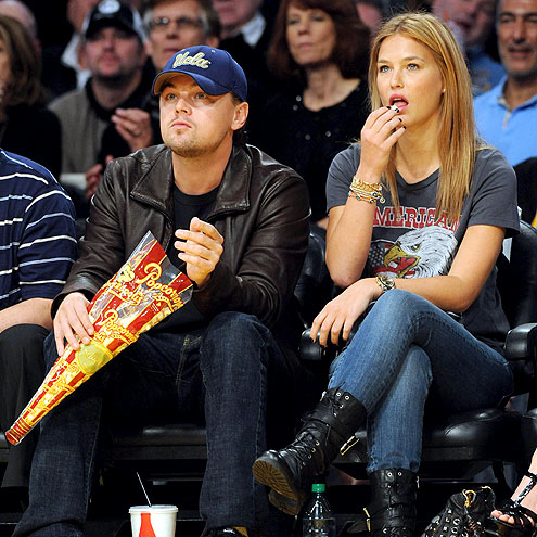 WATCHING BASKETBALL photo | Leonardo DiCaprio