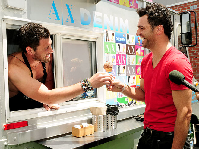 SCOOPING ICE CREAM photo | Maksim Chmerkovskiy, Tony Dovolani