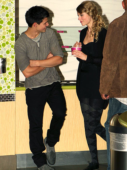 9. HE'S A GREAT DATE photo | Taylor Lautner, Taylor Swift