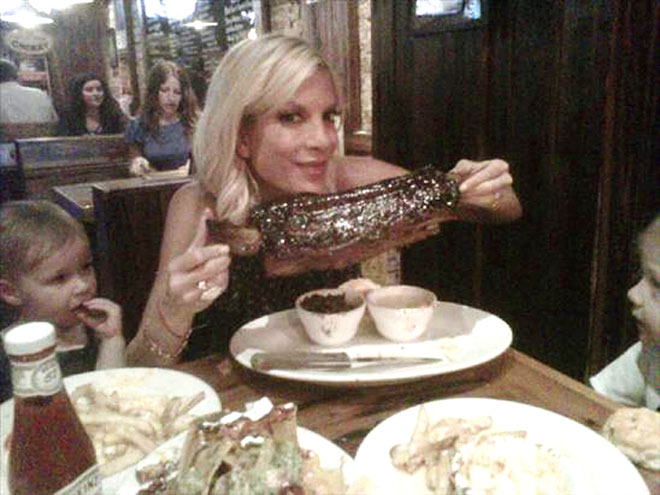 TORI SPELLING photo | Tori Spelling