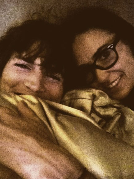 DEMI'S CUDDLE PARTER
photo | Ashton Kutcher, Demi Moore