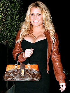 Jessica Simpson on Jessica Simpson Checks Out The  Cute Doctors    Jessica Simpson