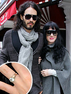 PHOTO: Katy Perry Flashes Her Engagement Ring | Katy Perry, Russell Brand