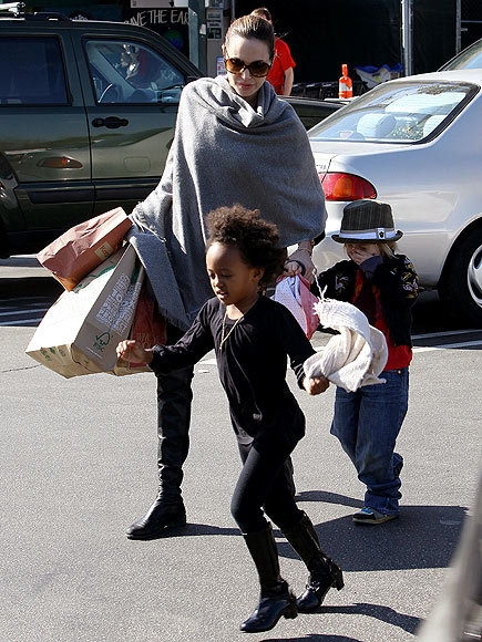 SHOP TOTS photo | Angelina Jolie