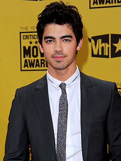 Joe Jonas: Solo Album 'A Whole New Experience'