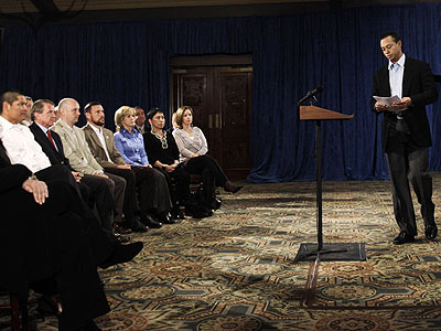 PHOTO: Who Did Tiger Hug After His Speech?