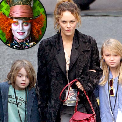 johnny depp wife and kids. Johnny Depp#39;s Kids Give Alice