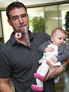 PHOTO: Proud Papa Scott Foley Shows Off Daughter
