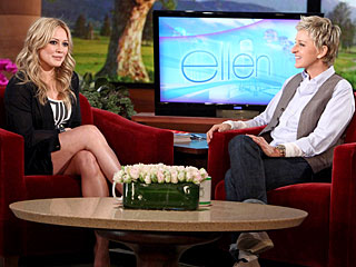 Image of Jennie Garth Breaks Down On Ellen Show Discussing Divorce