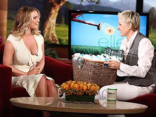 Jessica Simpson: I'm Single, But 'Mingling'