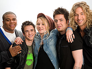 Idol Hopefuls Rehearse Pop Standards with Harry Connick Jr.