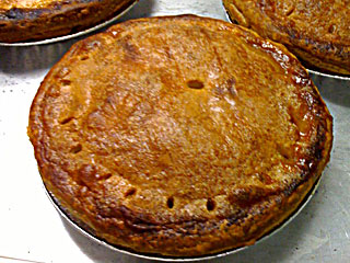 Make the Obama Family's Favorite Apple Pie| Celebrity Diners Club, Barack Obama, Michelle Obama