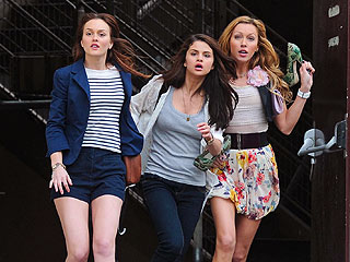 SNEAK PEEK: Selena Gomez, Leighton Meester and Katie Cassidy on the Run in Paris | Selena Gomez