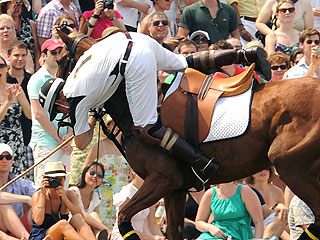 PHOTO: Prince Harry Thrown from Horse During Polo Match| Prince Harry