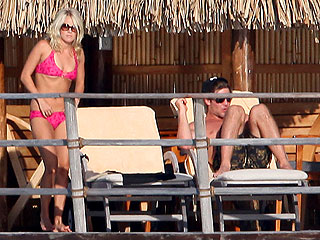 How Carrie Underwood Is Spending Her Honeymoon| Couples, Carrie Underwood